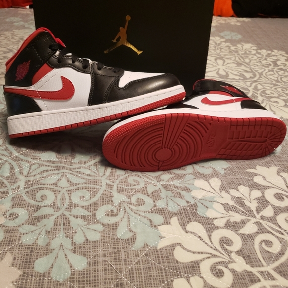 Air jordan 1 mids - Picture 3 of 6
